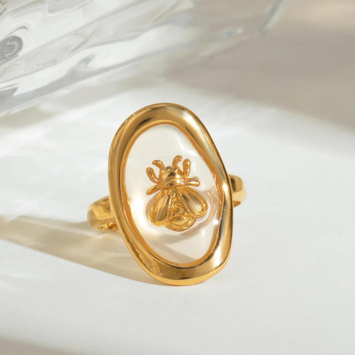 Φαρδύ δαχτυλίδι με μέλισσα για γυναίκα