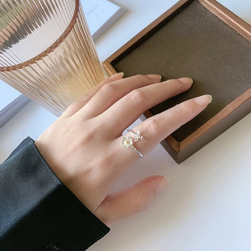 Ρυθμιζόμενο δαχτυλίδι μέλισσα και λουλούδι