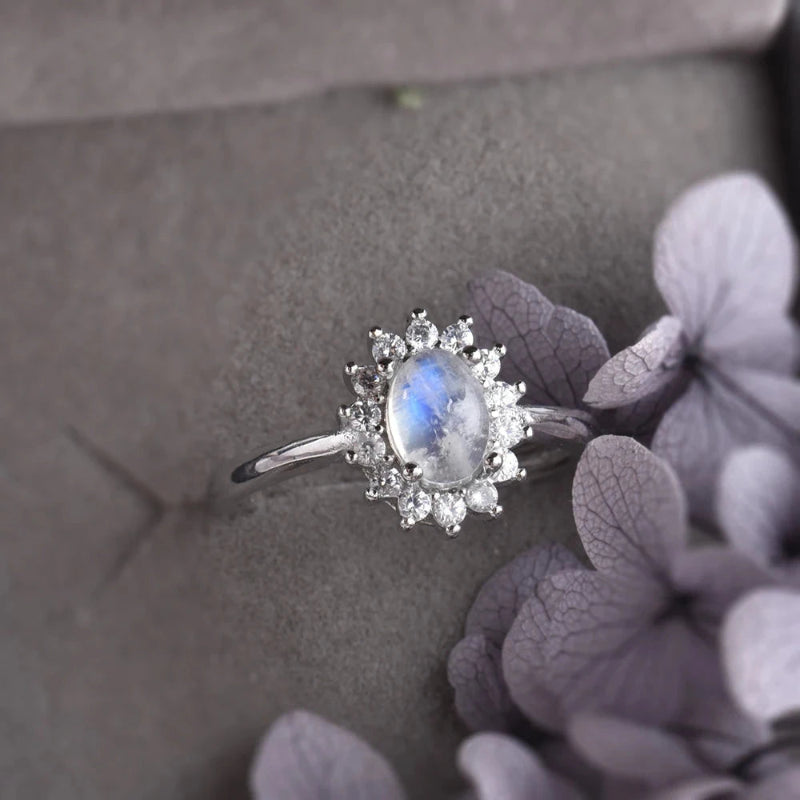 Δαχτυλίδι Οβάλ με Πέτρα Φεγγαριού και Ζιρκόνιο