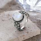 Δαχτυλίδι με ανθισμένο δαχτυλίδι και λίθο της σελήνης