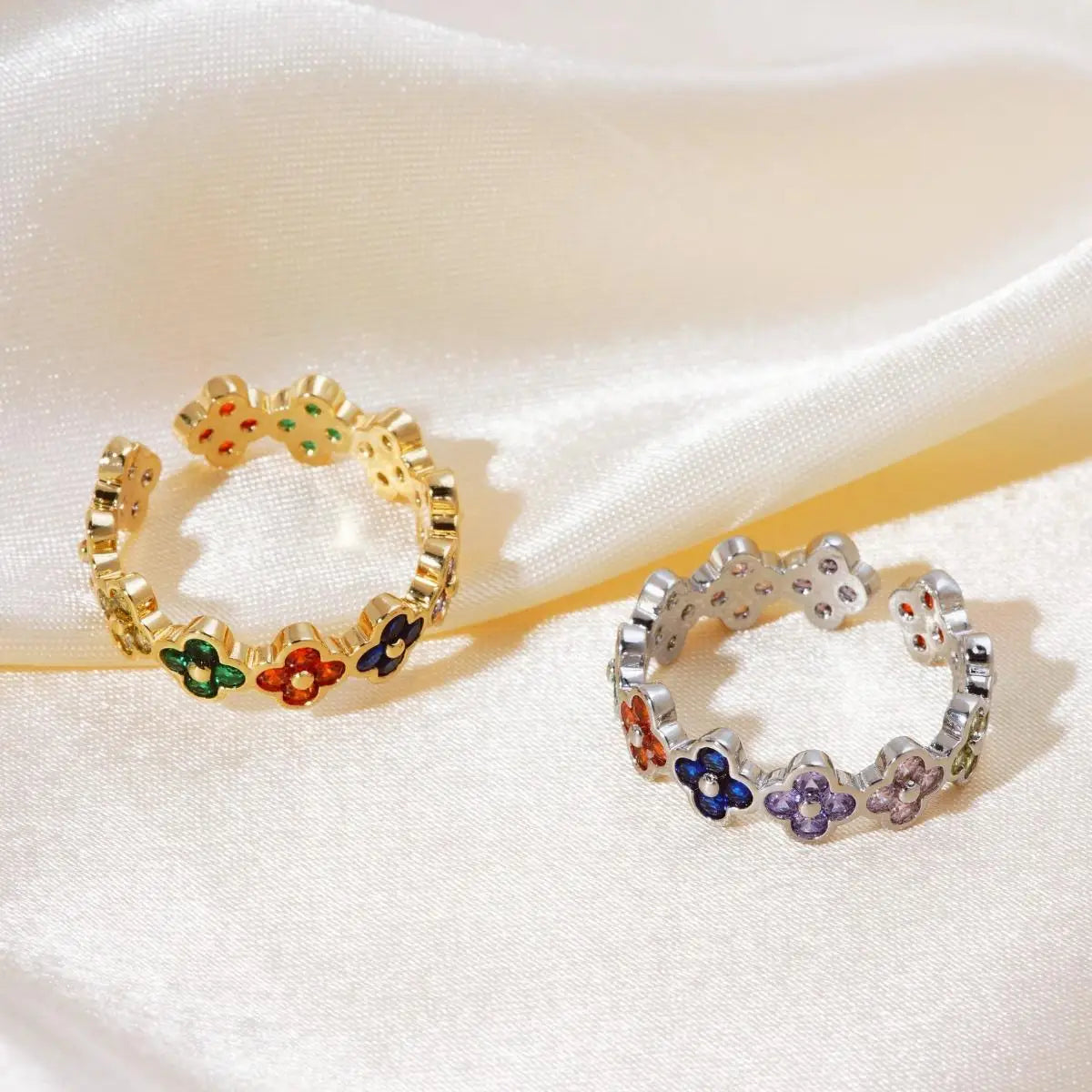 Δαχτυλίδι με πολύχρωμα τετράφυλλα τριφύλλια σε ζιρκονία ασημί