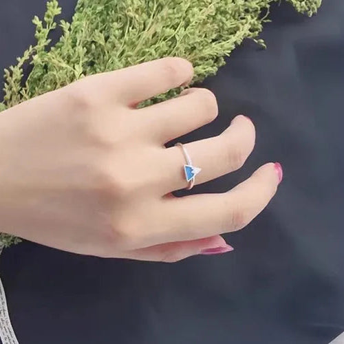 Δαχτυλίδι με Παγόβουνο Τρίγωνο