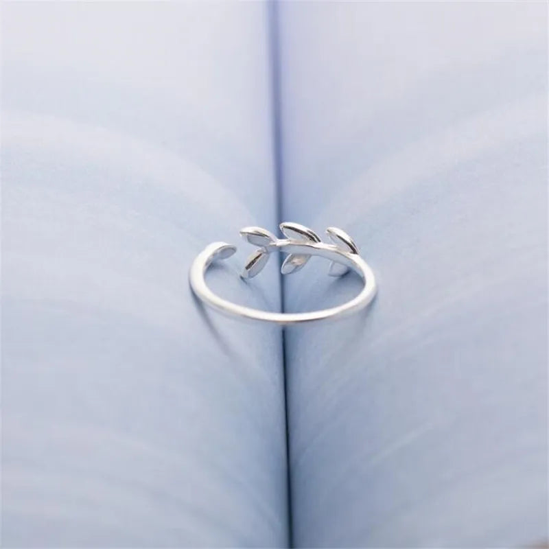 Κομψό δαχτυλίδι με φύλλο δάφνης