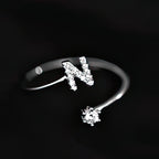 Bague initiale femme - lettre n