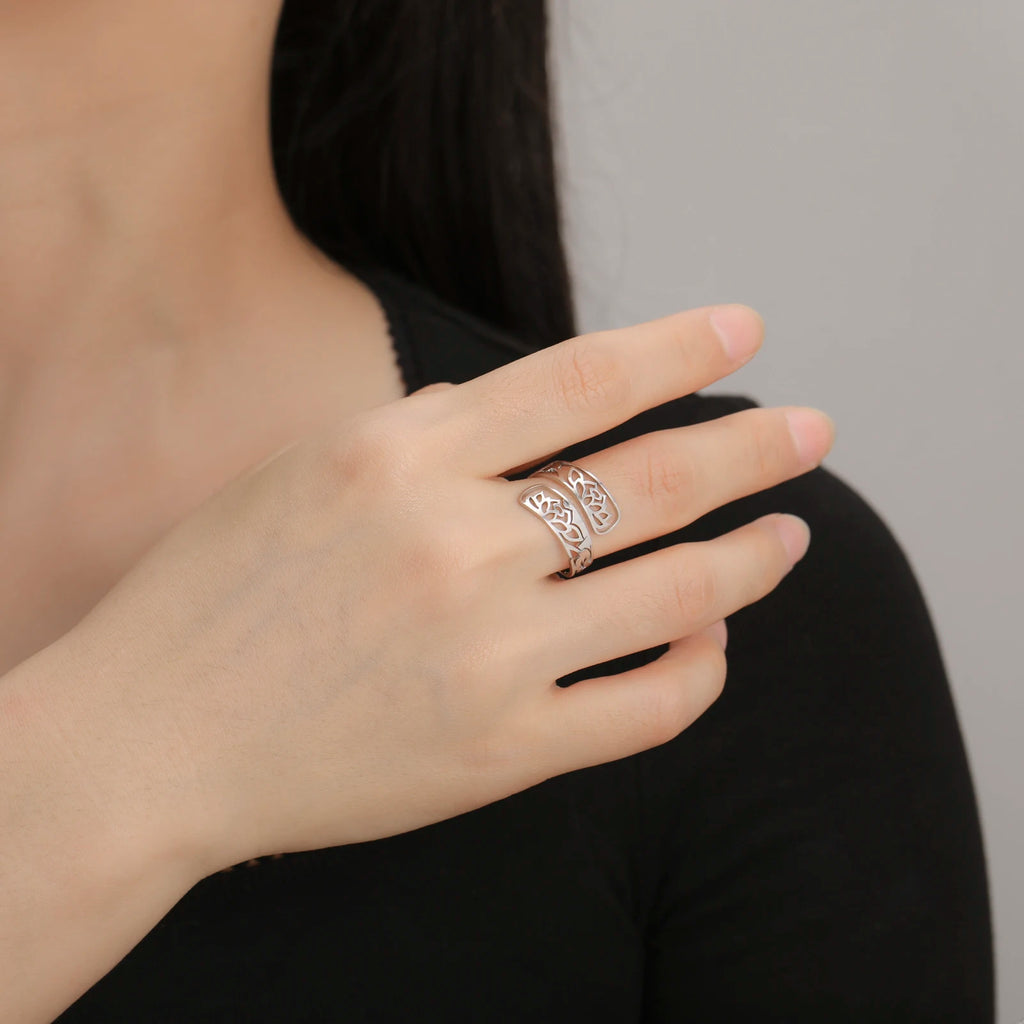 Δαχτυλίδι με λουλούδια λωτού ασημί