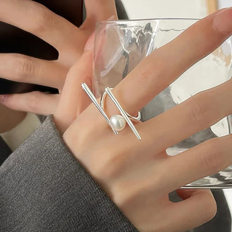 Δαχτυλίδι με Στυλ με Λευκό Μαργαριτάρι από Ζιρκόν