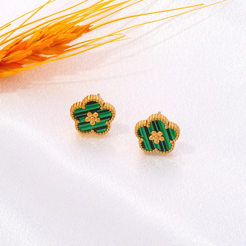 Σκουλαρίκια καρφωτά με τριφύλλι 5 φύλλων πράσινο