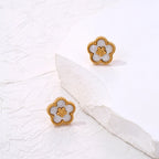 Σκουλαρίκια καρφωτά με τριφύλλι 5 φύλλων λευκό