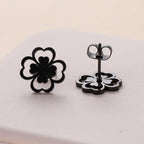 Σκουλαρίκια καρφίτσα με φύλλο τετράφυλλου τριφυλλιού μαύρο