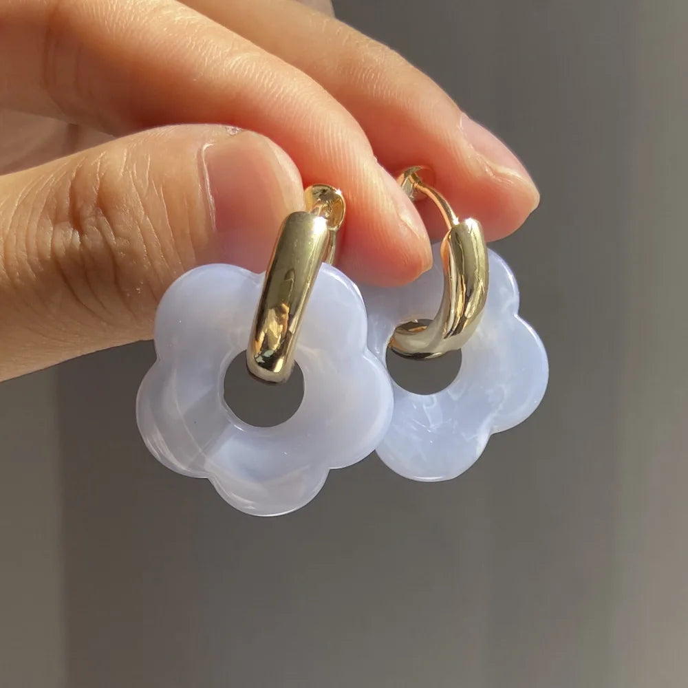 Σκουλαρίκια Κρίκοι με Λουλούδι από Ρητίνη