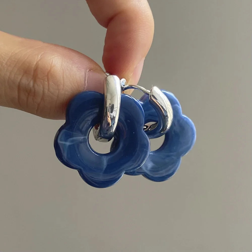 Σκουλαρίκια Κρίκοι με Λουλούδι από Ρητίνη