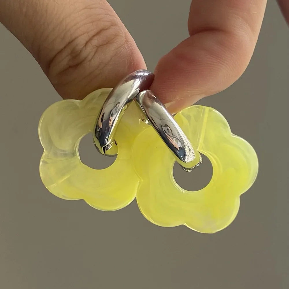 Σκουλαρίκια Κρίκοι με Λουλούδι από Ρητίνη