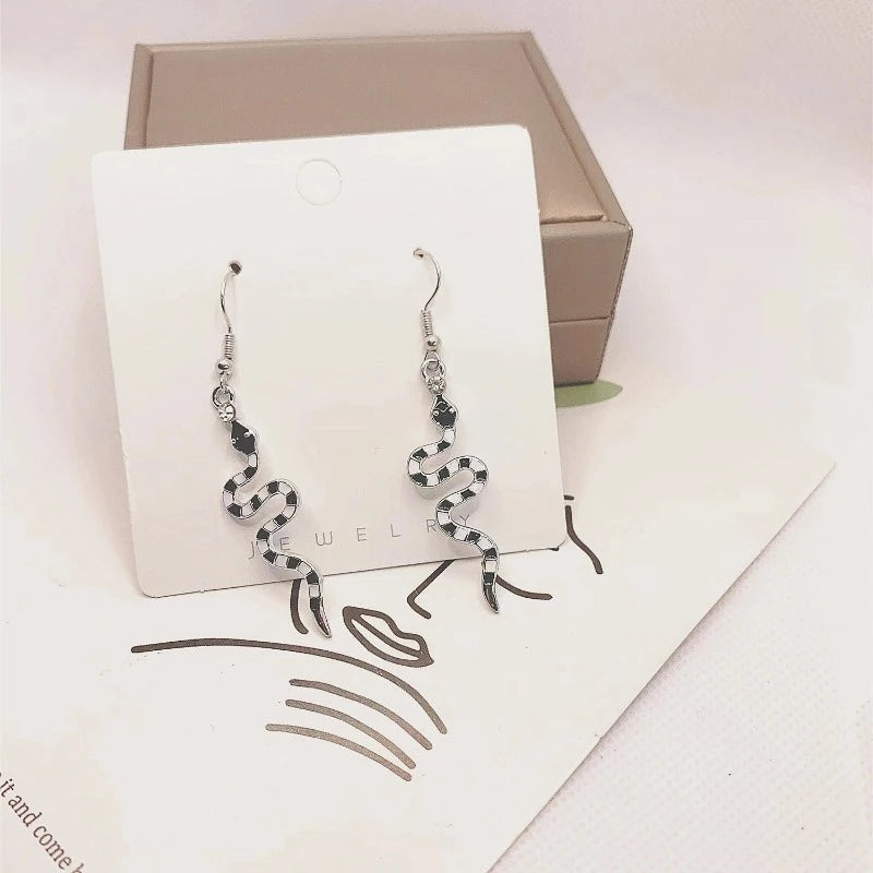 Σκουλαρίκια Γυναικεία Ερπετό Φίδι μαύρο λευκό