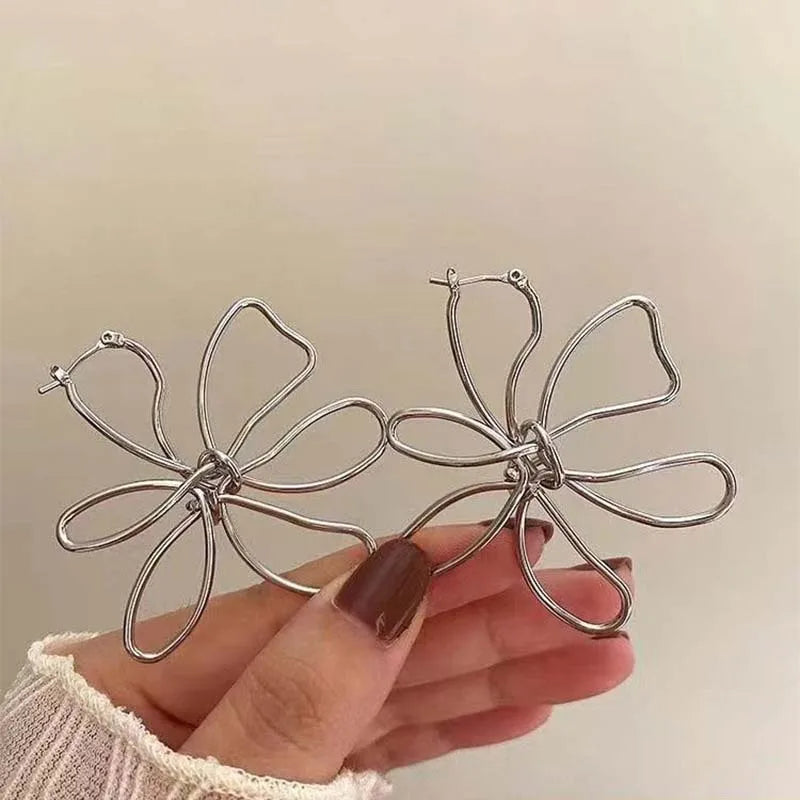 Σκουλαρίκια με καρφί λουλούδια vintage ασύμμετρα ασημένια