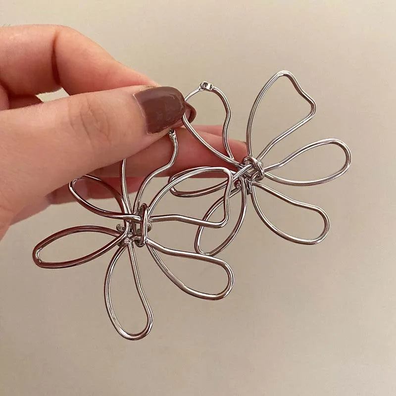 Σκουλαρίκια με καρφί λουλούδια vintage ασύμμετρα ασημένια