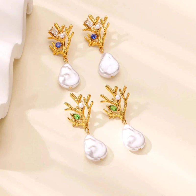 Σκουλαρίκια Κρεμαστά Κοράλλι με Μαργαριτάρι και Πράσινο Ζιρκόνιο