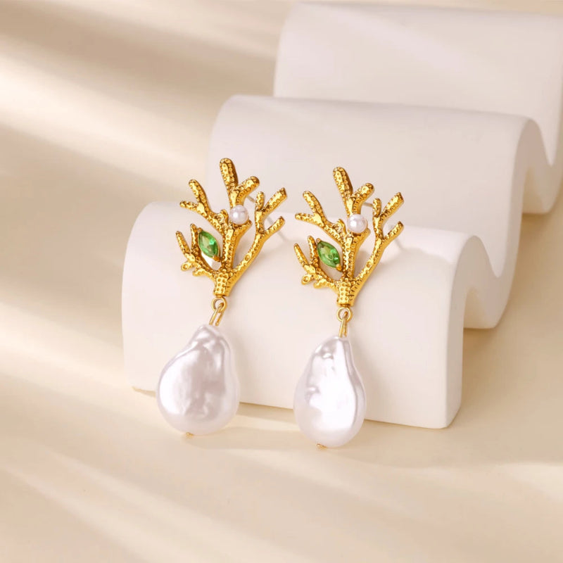 Σκουλαρίκια Κρεμαστά Κοράλλι με Μαργαριτάρι και Πράσινο Ζιρκόνιο