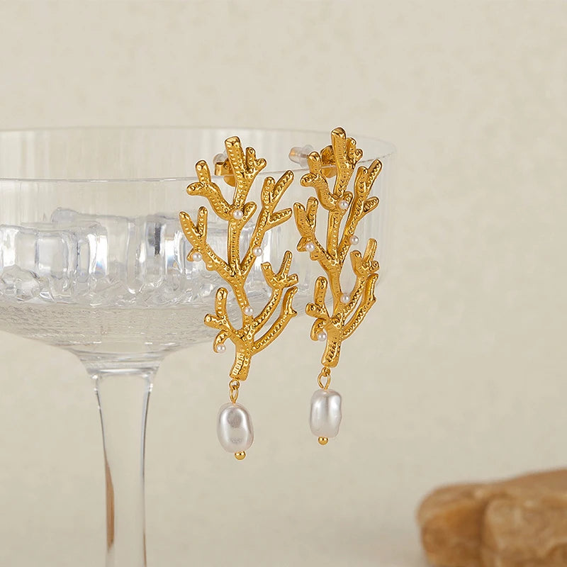 Κρεμαστά Σκουλαρίκια Κοραλλί και Λευκά Μαργαριτάρια