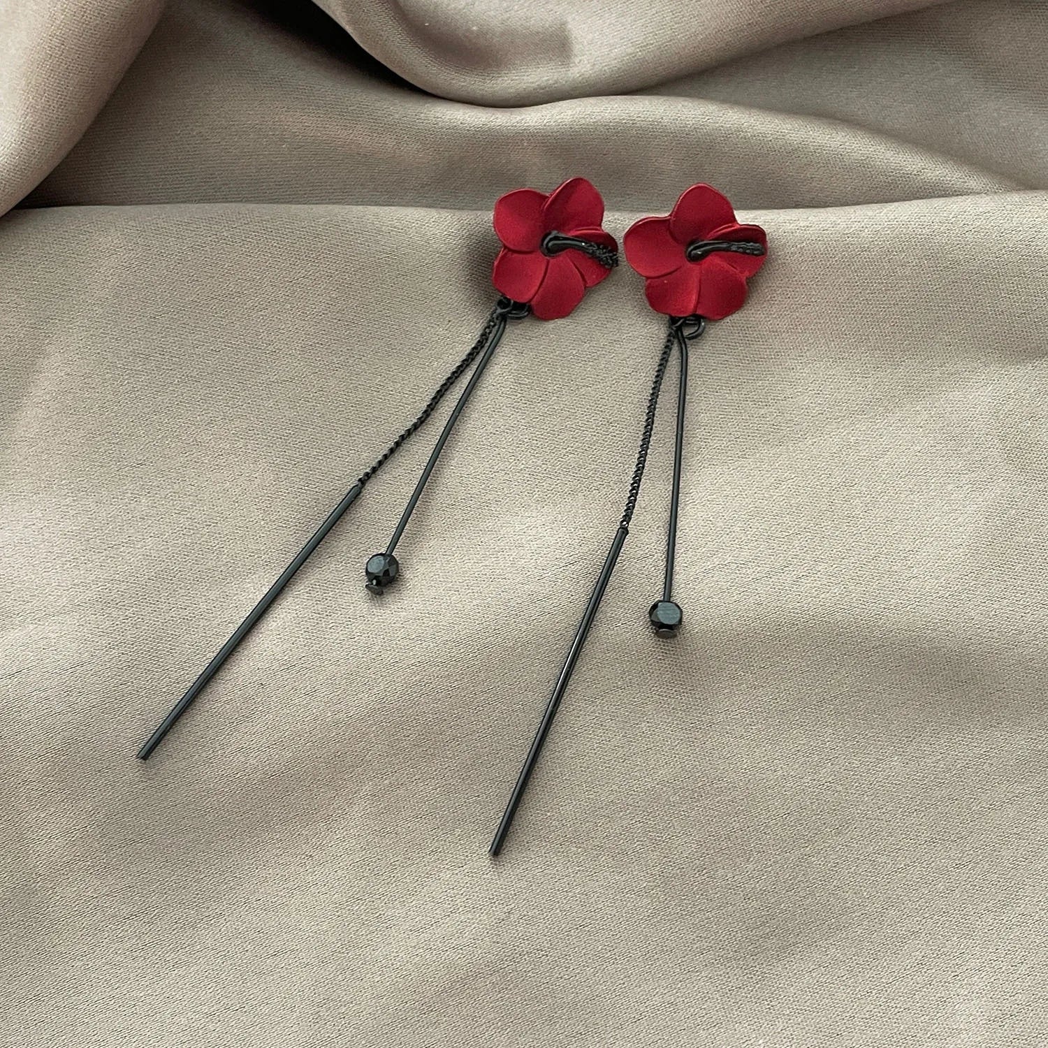 Κρεμαστά Σκουλαρίκια με Κόκκινο Λουλούδι και Κόκκινη Αλυσίδα