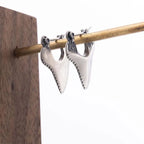 Κρεμαστά Σκουλαρίκια Ενθεμένα με Δόντι Καρχαρία