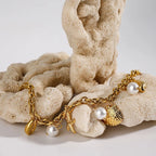 Βραχιόλι με κοχύλια και λευκές χάντρες