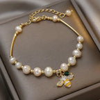 Βραχιόλι με λευκές χάντρες μέλισσα