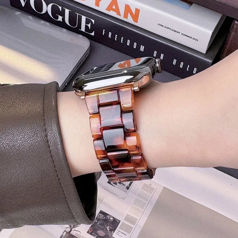Ανταλλακτικό βραχιόλι για <span data-glossary-id="Apple Watch">Apple Watch</span> από ρητίνη σε καφέ χρώμα