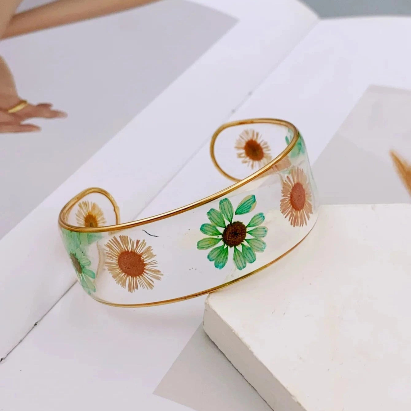 Βραχιόλι Gourmette με λουλούδι από διαφανή ρητίνη πράσινο b