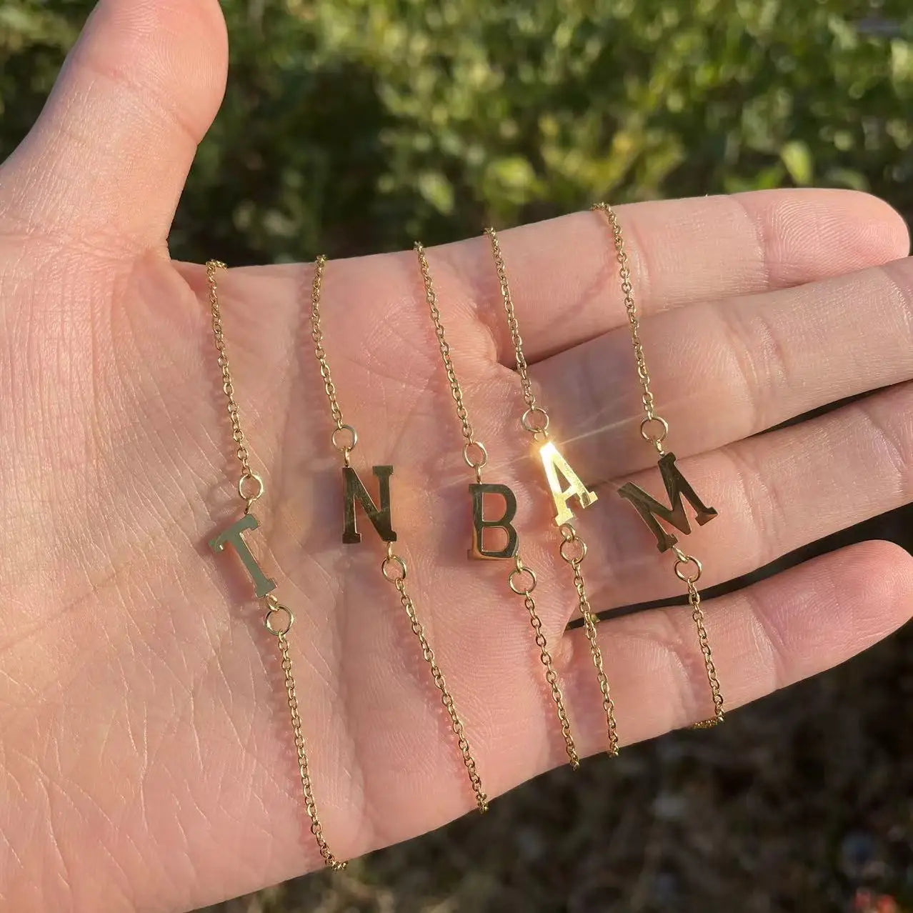 Προσωποποιημένο βραχιόλι για γυναίκες με αρχικό γράμμα χρυσό b