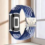 Πλεκτό βραχιόλι για το ρολόι Fitbit Charge 5, Charge 6 μπλε λευκό