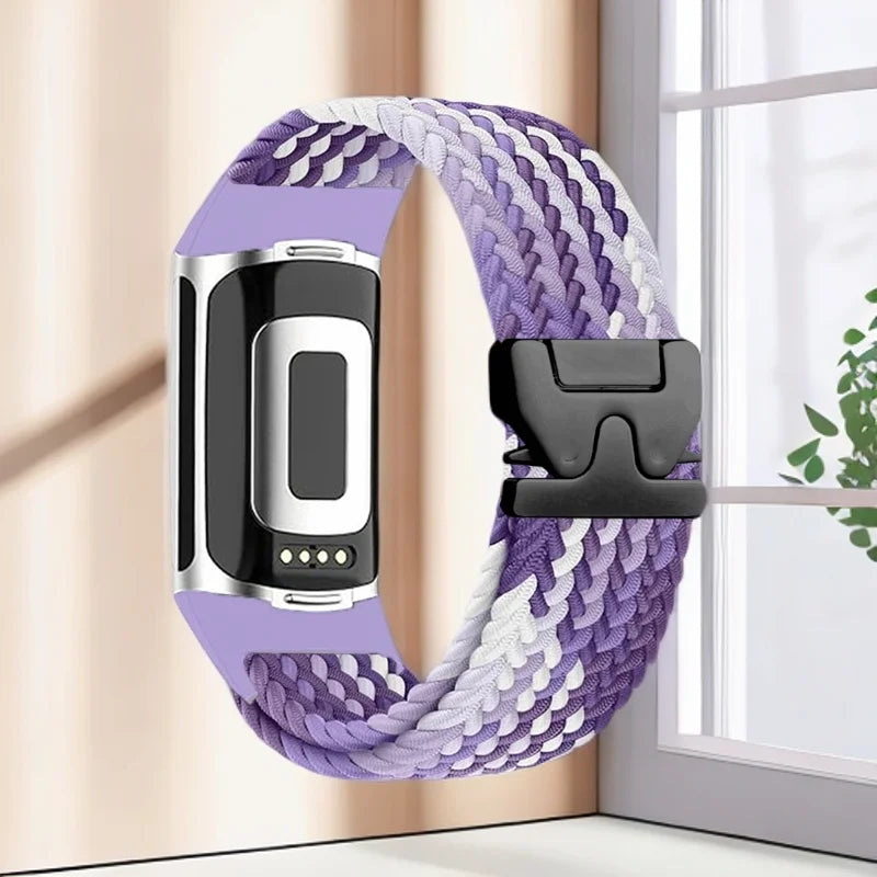 Πλεκτό βραχιόλι για το ρολόι Fitbit Charge 5, Charge 6 μωβ και λευκό