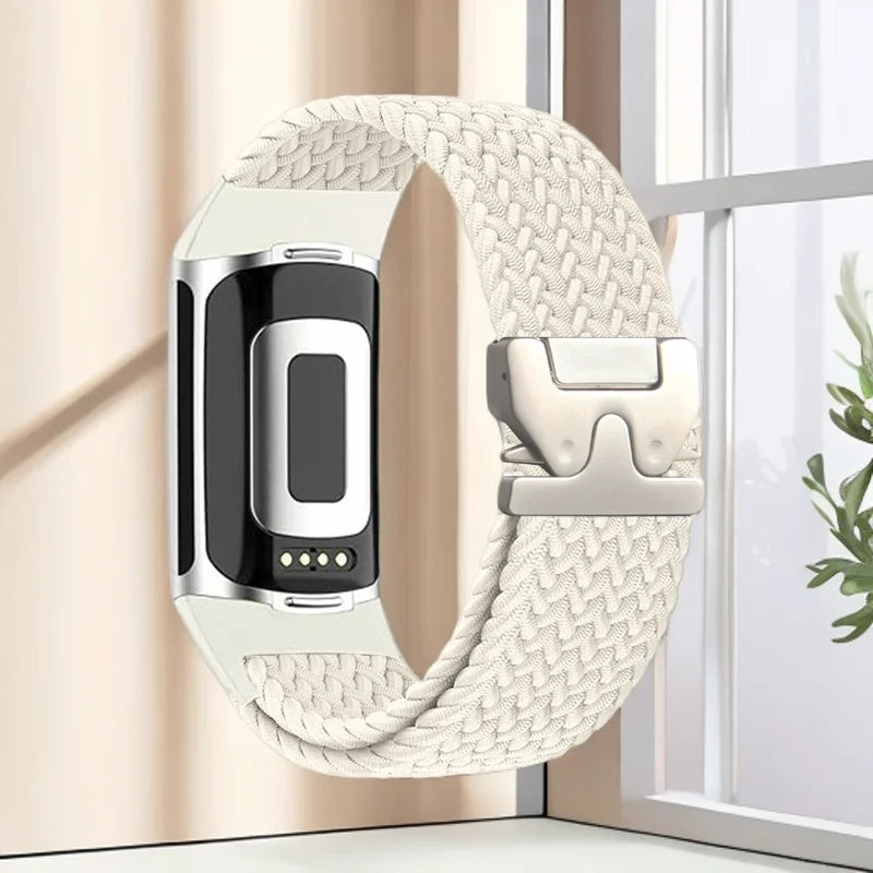 Πλεκτό βραχιόλι για το ρολόι Fitbit Charge 5, Charge 6 λευκό