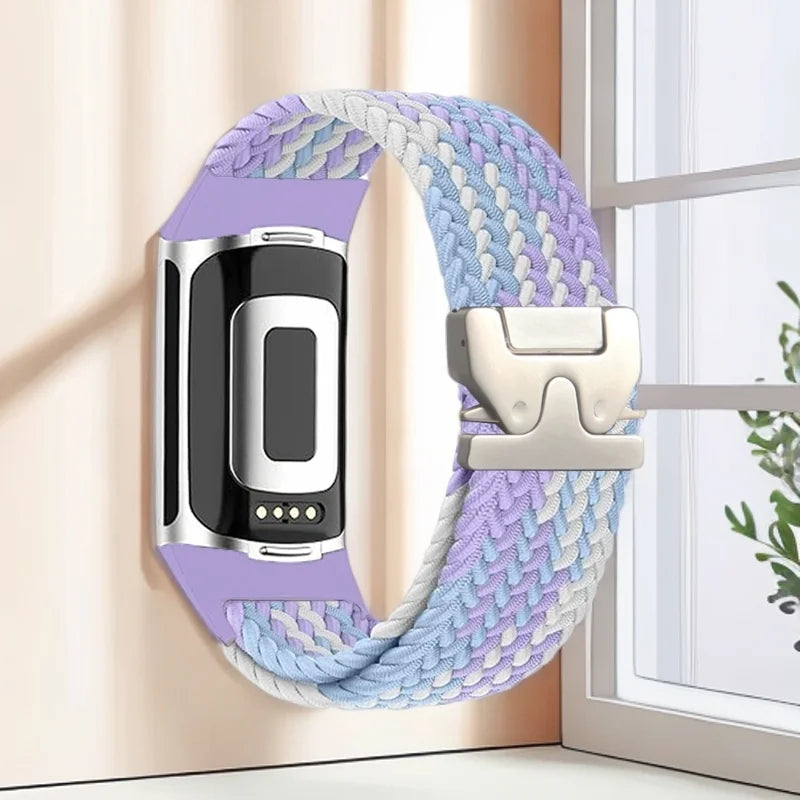 Πλεκτό βραχιόλι για το ρολόι Fitbit Charge 5, Charge 6 μωβ και λευκό