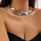 Collier à texture audacieuse géométrique