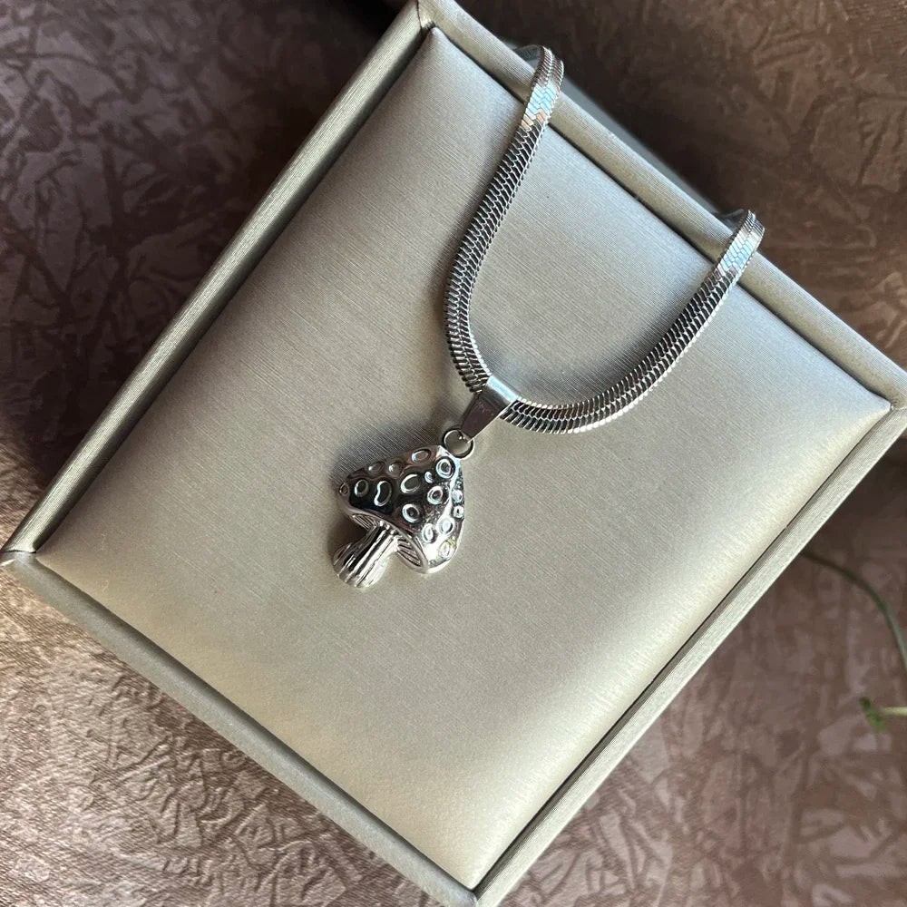 Κολιέ με μενταγιόν μανιτάρι ασημένιο