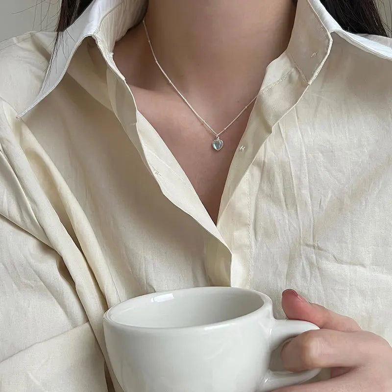 Κολιέ με μενταγιόν καρδιά γονιμότητας από λίθο της σελήνης με αλυσίδα και χάντρες