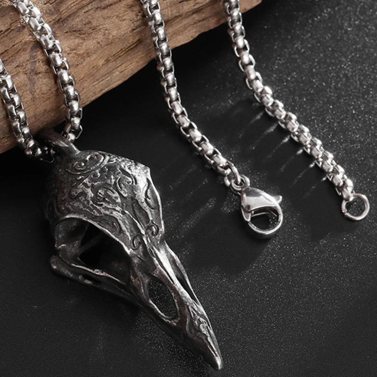 Collier avec Pendentif Corbeau