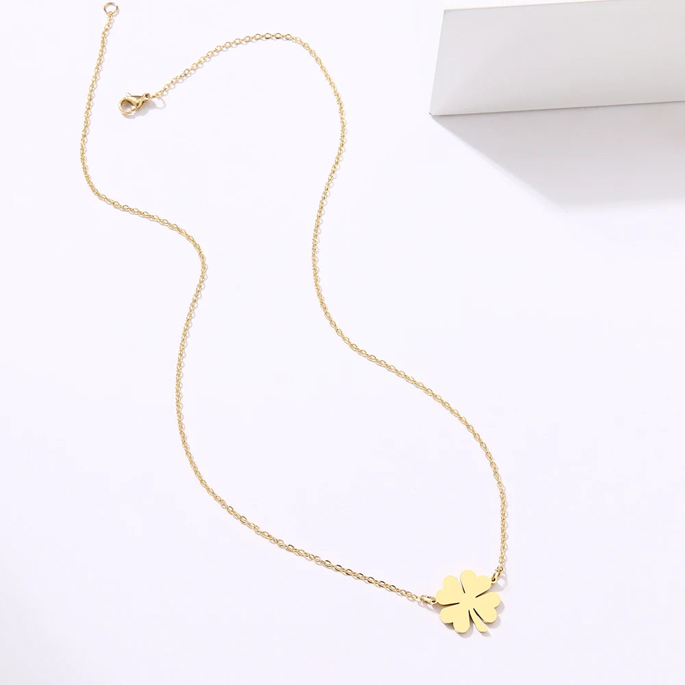 Κολιέ με μενταγιόν σε σχήμα φύλλου τριφυλλιού, γούρι χρυσό