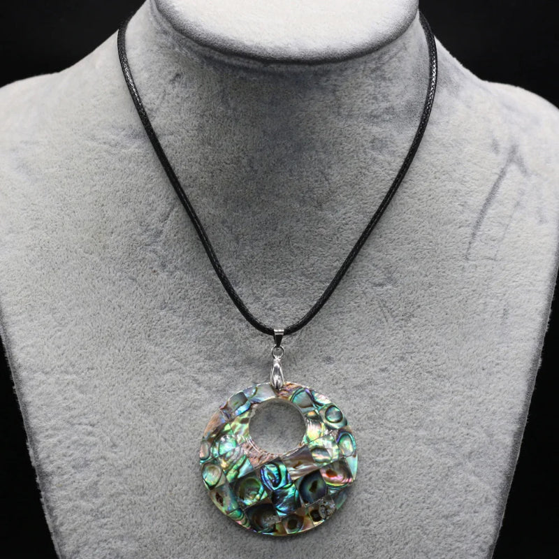 Κολιέ από Δέρμα με μενταγιόν από Μάργαρο Κοχύλι