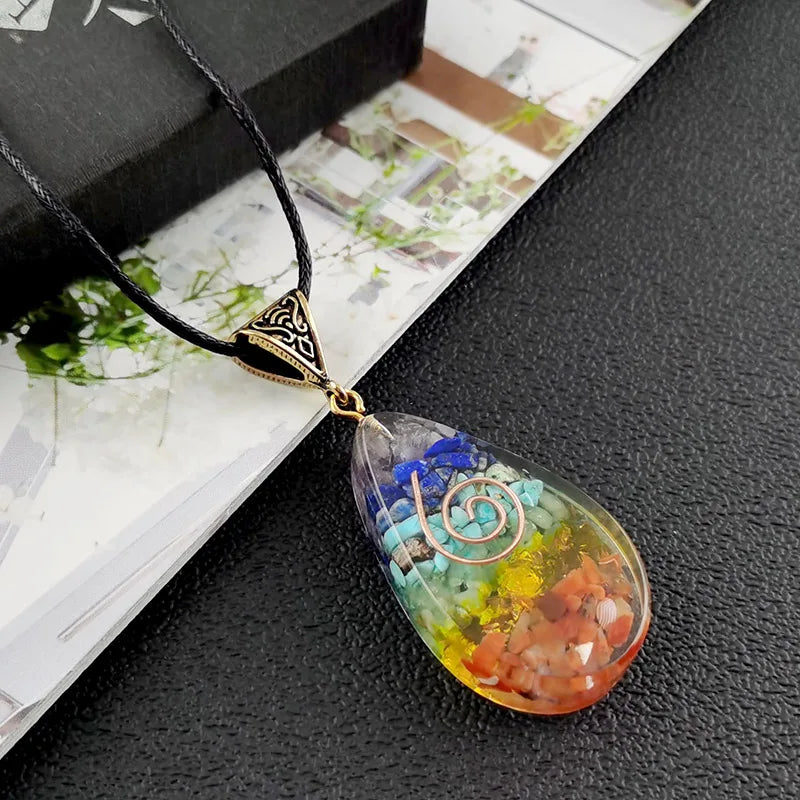 Κολιέ με μενταγιόν από πέτρες 7 τσάκρας