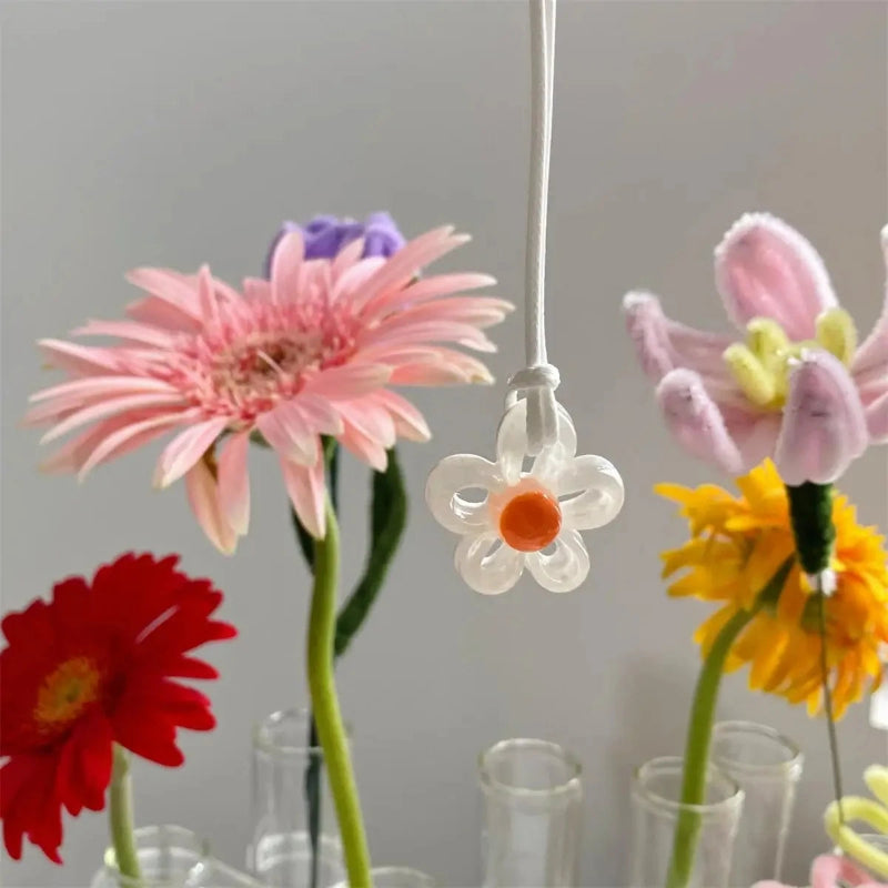 Κολιέ με Πολύχρωμο Κρεμαστό Λουλούδι