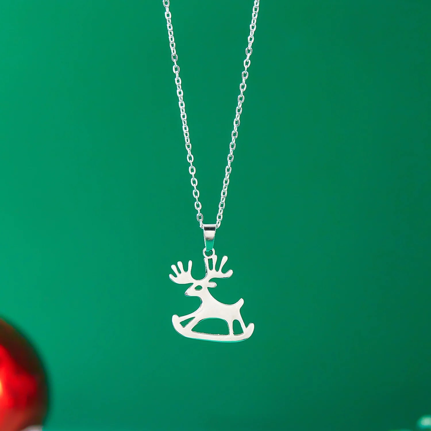 Κολιέ με χειμερινό μενταγιόν ελάφι ασήμι