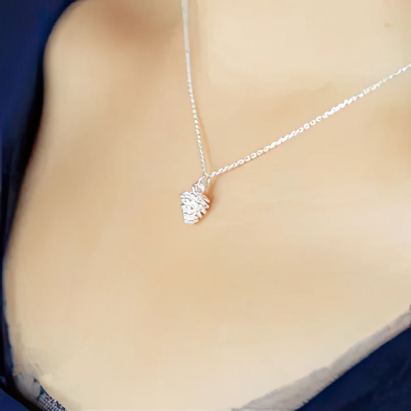 Κολιέ με Μενταγιόν Κουκουνάρι 