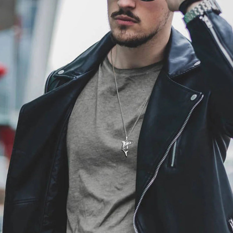 Κολιέ με μενταγιόν καρχαρία για άντρες ασημί