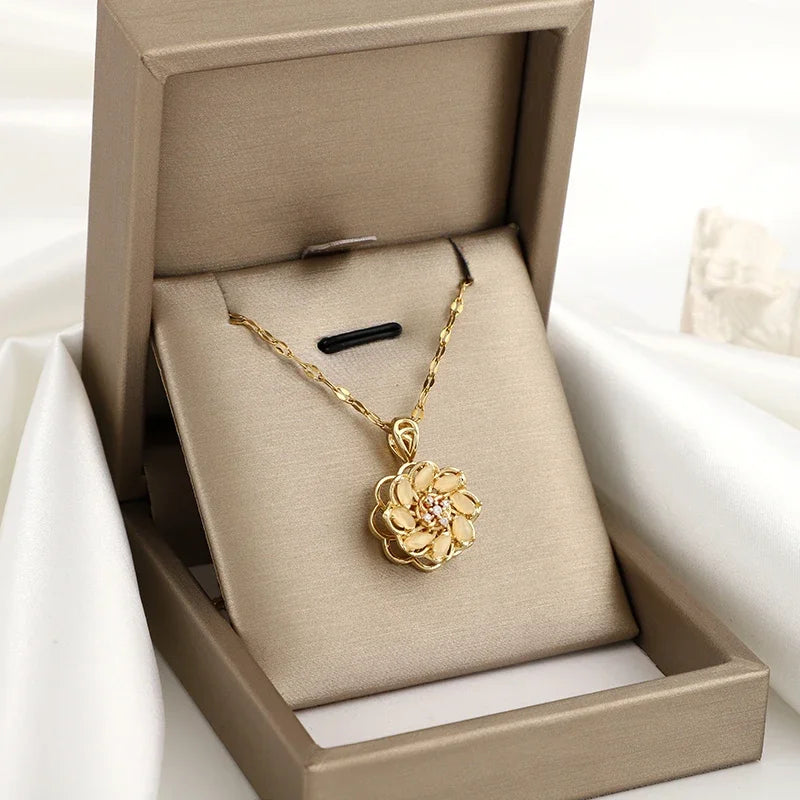 Κολιέ με Περιστρεφόμενο Μενταγιόν Αντιστρες Λουλούδι