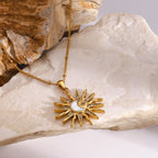 Κολιέ με γοητευτικό μενταγιόν ήλιου και φεγγαριού