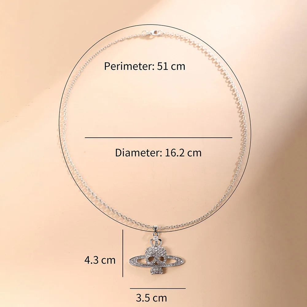 Κολιέ με μενταγιόν κεφάλι νεκροκεφαλής με στρας