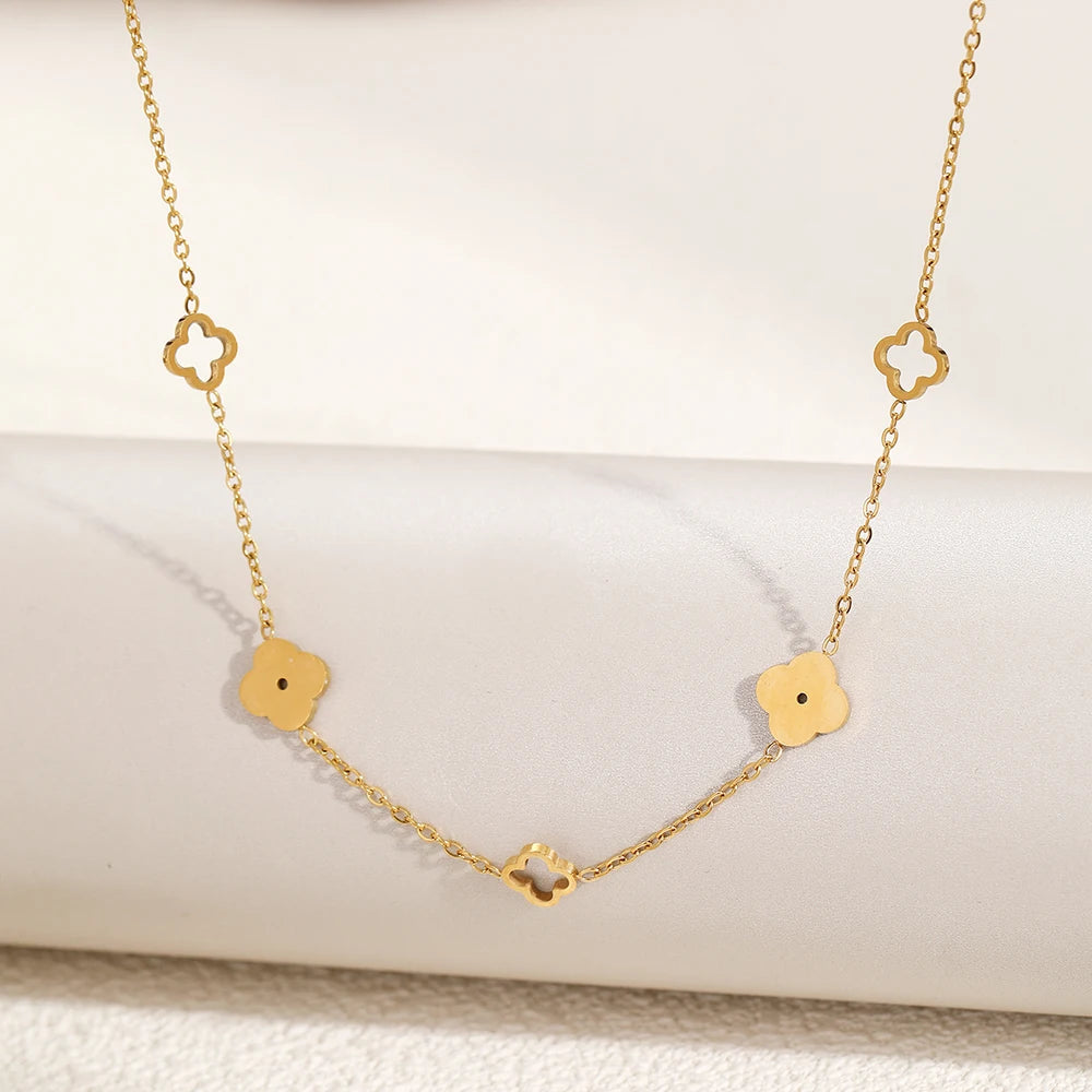 Κολιέ με μενταγιόν τετράφυλλο τριφύλλι χρυσό