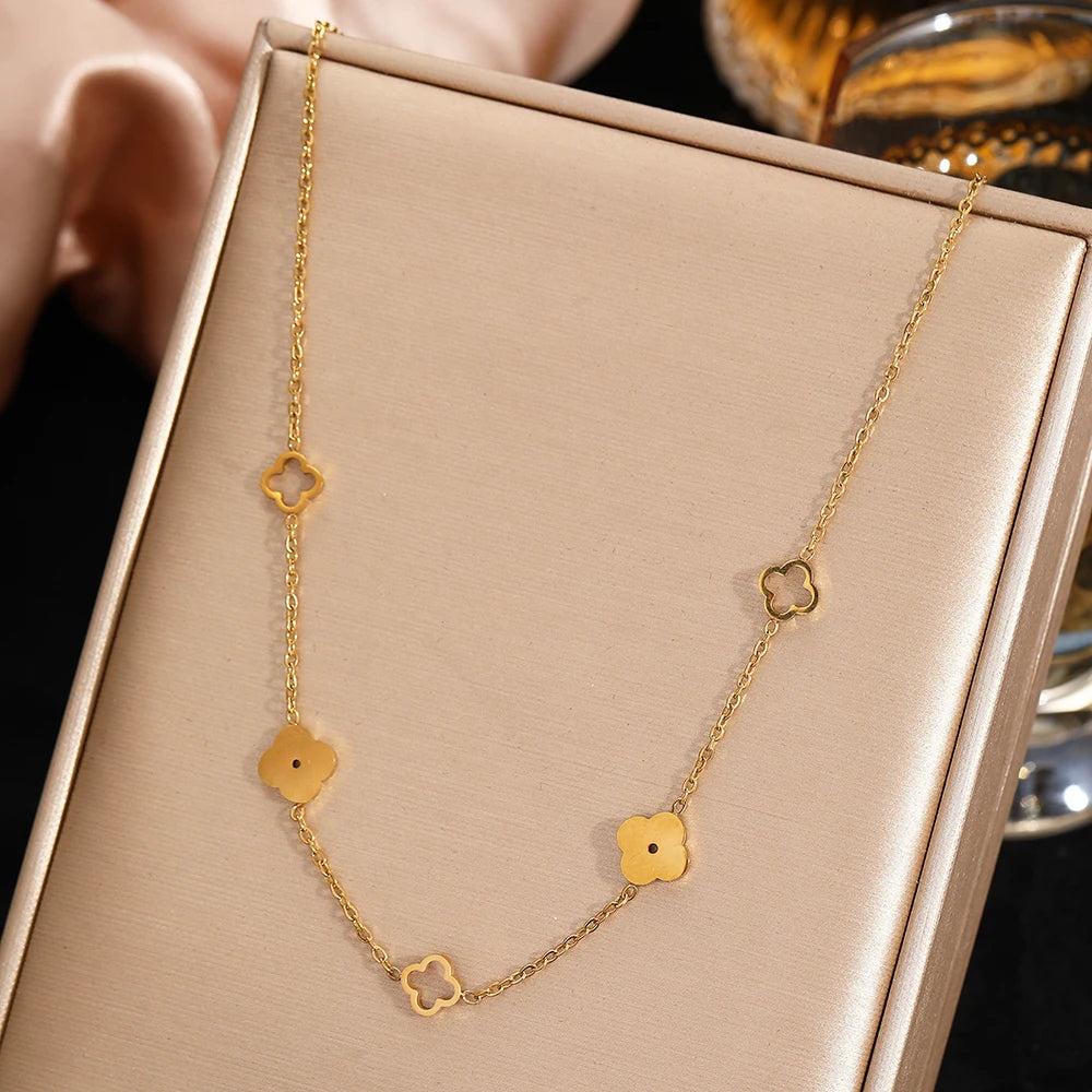 Κολιέ με μενταγιόν τετράφυλλο τριφύλλι χρυσό