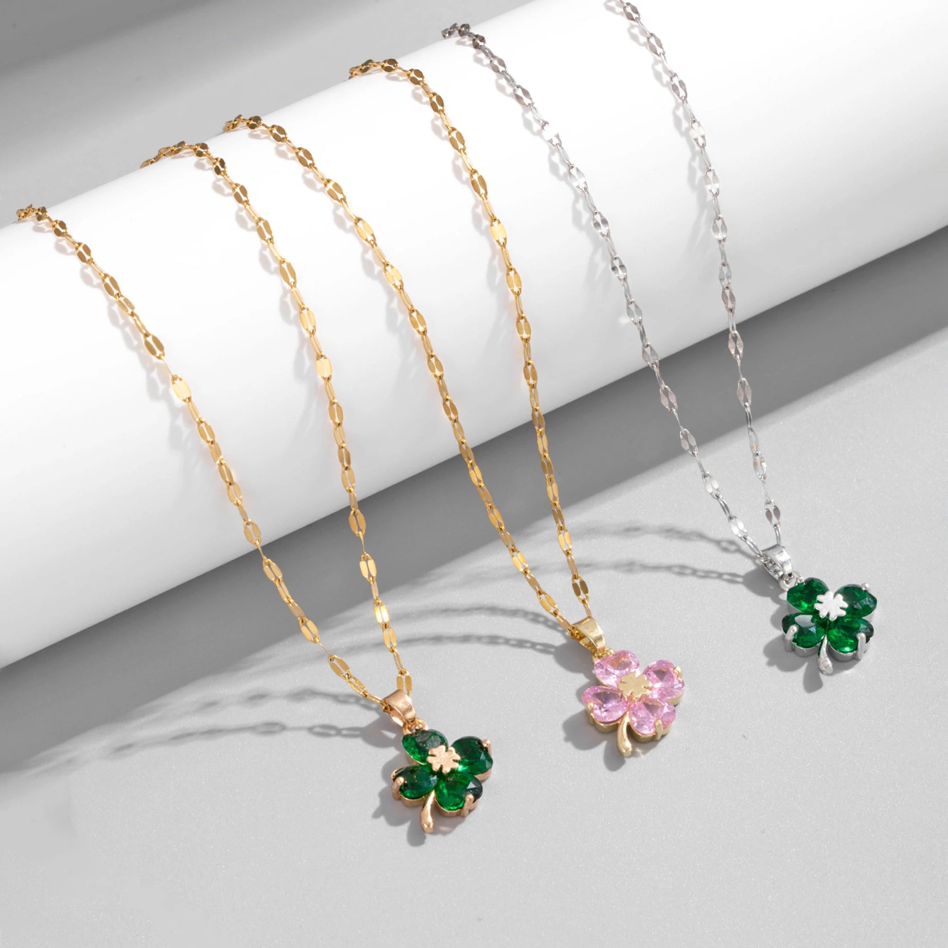 Κολιέ με μενταγιόν τετράφυλλο τριφύλλι ασημί και χρυσό χρώμα